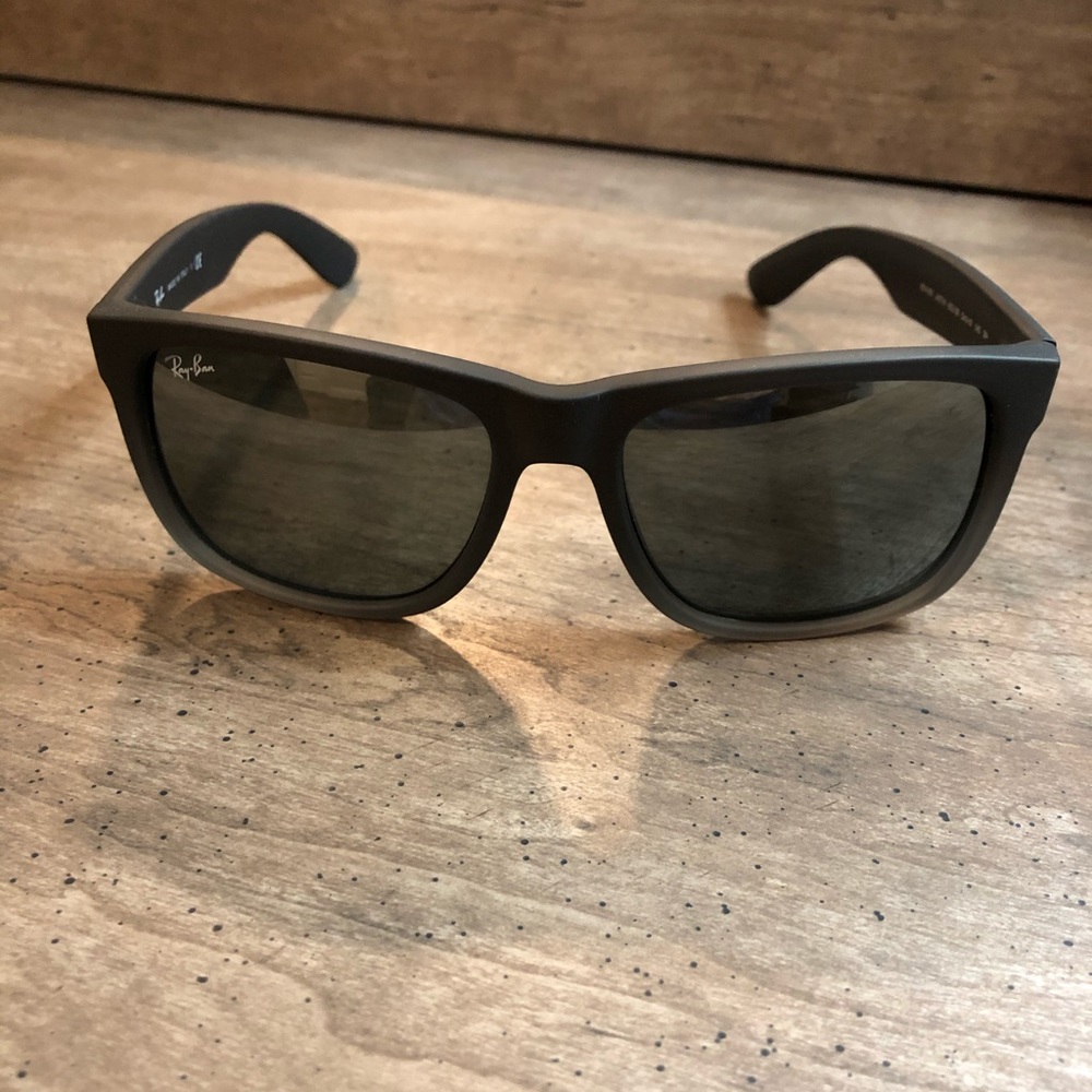 Ray Ban Justin classic sunglasses
